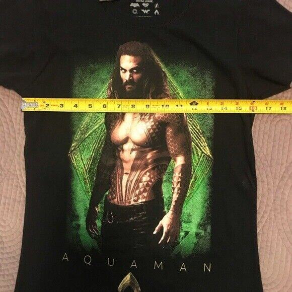 3/$20 Justice League NWT Junior Medium Aquaman Black 100% Cotton Graphic T-Shirt - Picture 6 of 7